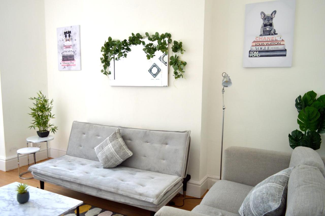 Beautiful Two-Bed Apartment With Driveway Parking Nottingham Ngoại thất bức ảnh