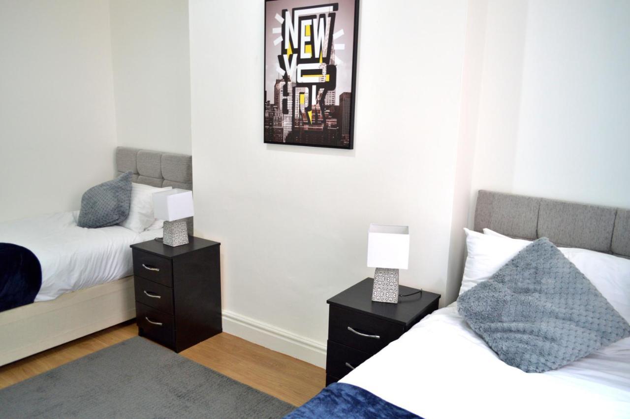 Beautiful Two-Bed Apartment With Driveway Parking Nottingham Ngoại thất bức ảnh