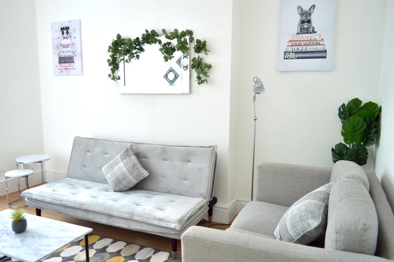 Beautiful Two-Bed Apartment With Driveway Parking Nottingham Ngoại thất bức ảnh